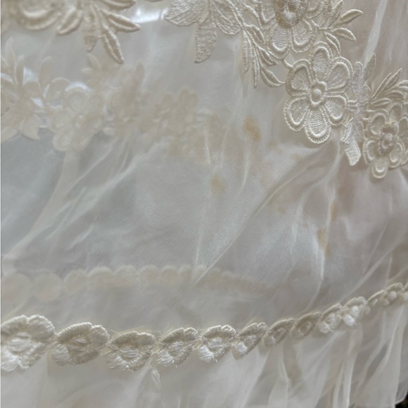 Vintage 1970s Prairie Wedding Gown – Organza Ruffles, Daisy Floral Appliqué - Picture 15 of 15